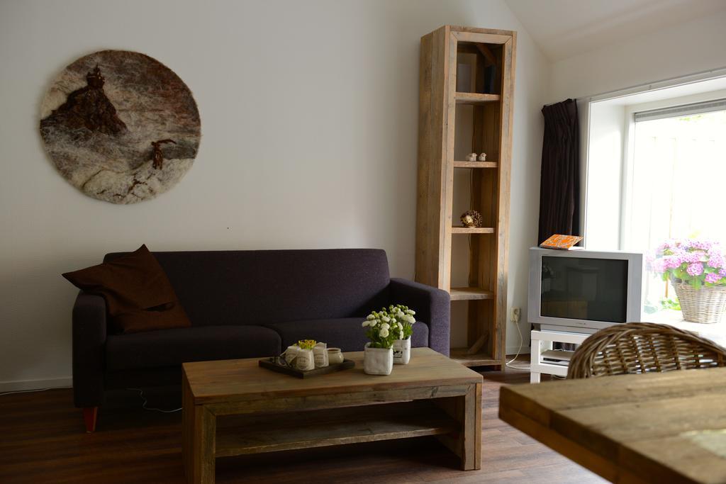 Appartementen Verhuur De Trijehoek Stiens エクステリア 写真